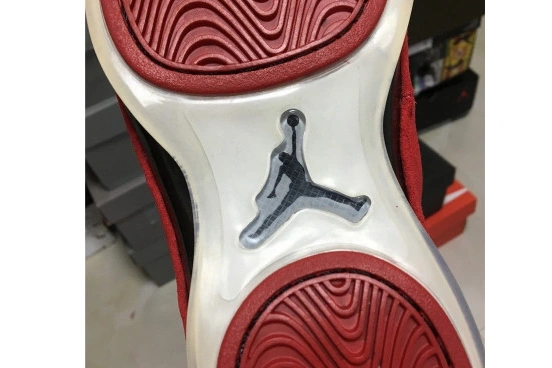 AA2494-601 AIR JORDAN RED 18“ AA2494-601 SUEDE” 0813